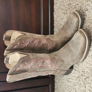 Ariat Womans Cowboy Boots